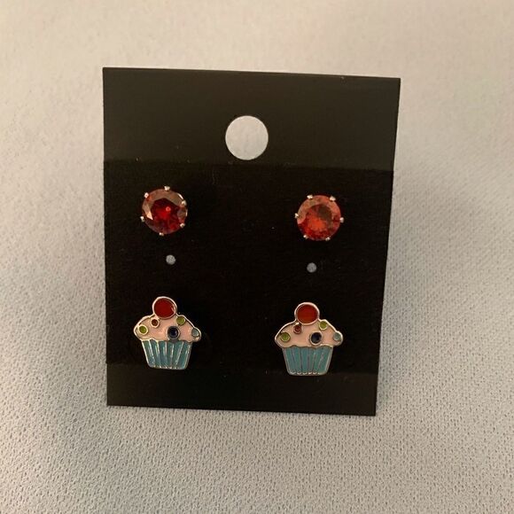 💐 2 Pair Stud Earrings - Picture 2 of 7